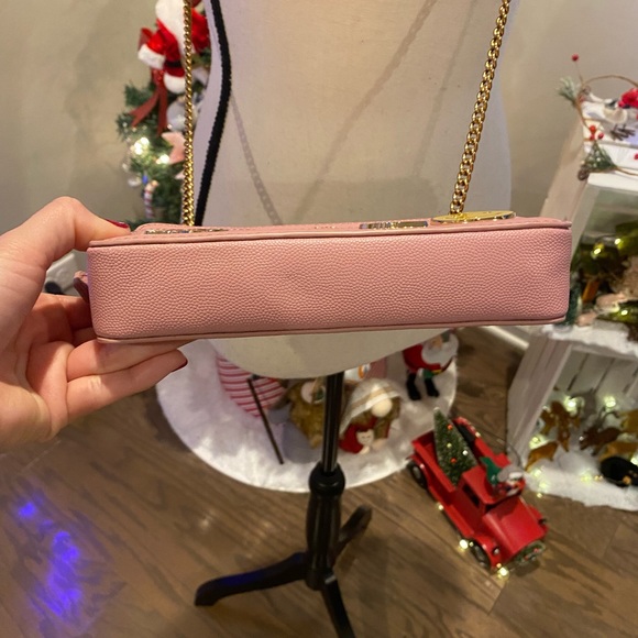 ✨Marc Jacobs (EUC) Multiple Badge crossbody bag✨ - Picture 11 of 15